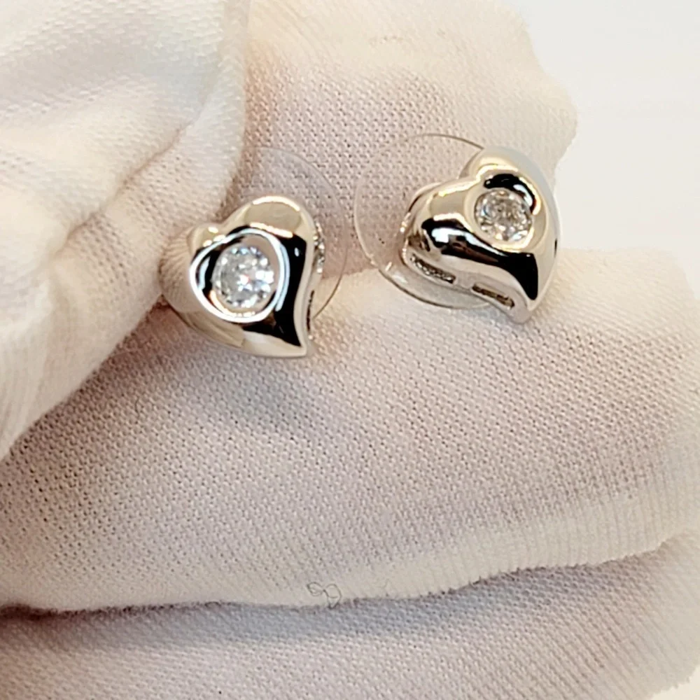 NWOT 925 Sterling Silver Heart Pendant Necklace and Earrings Set